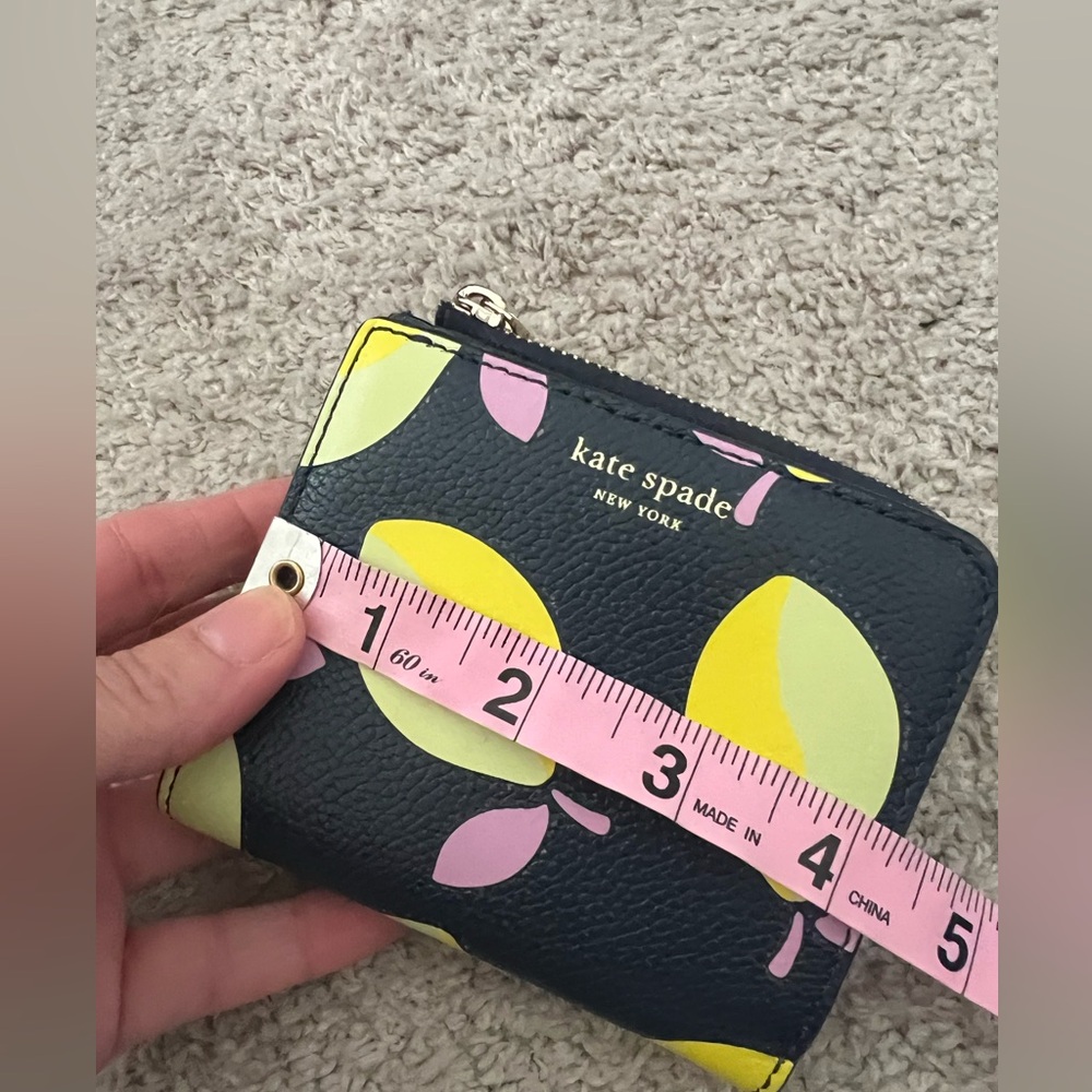 Kate Spade Margaux Lemons Small Bifold Wallet - Picture 4 of 6